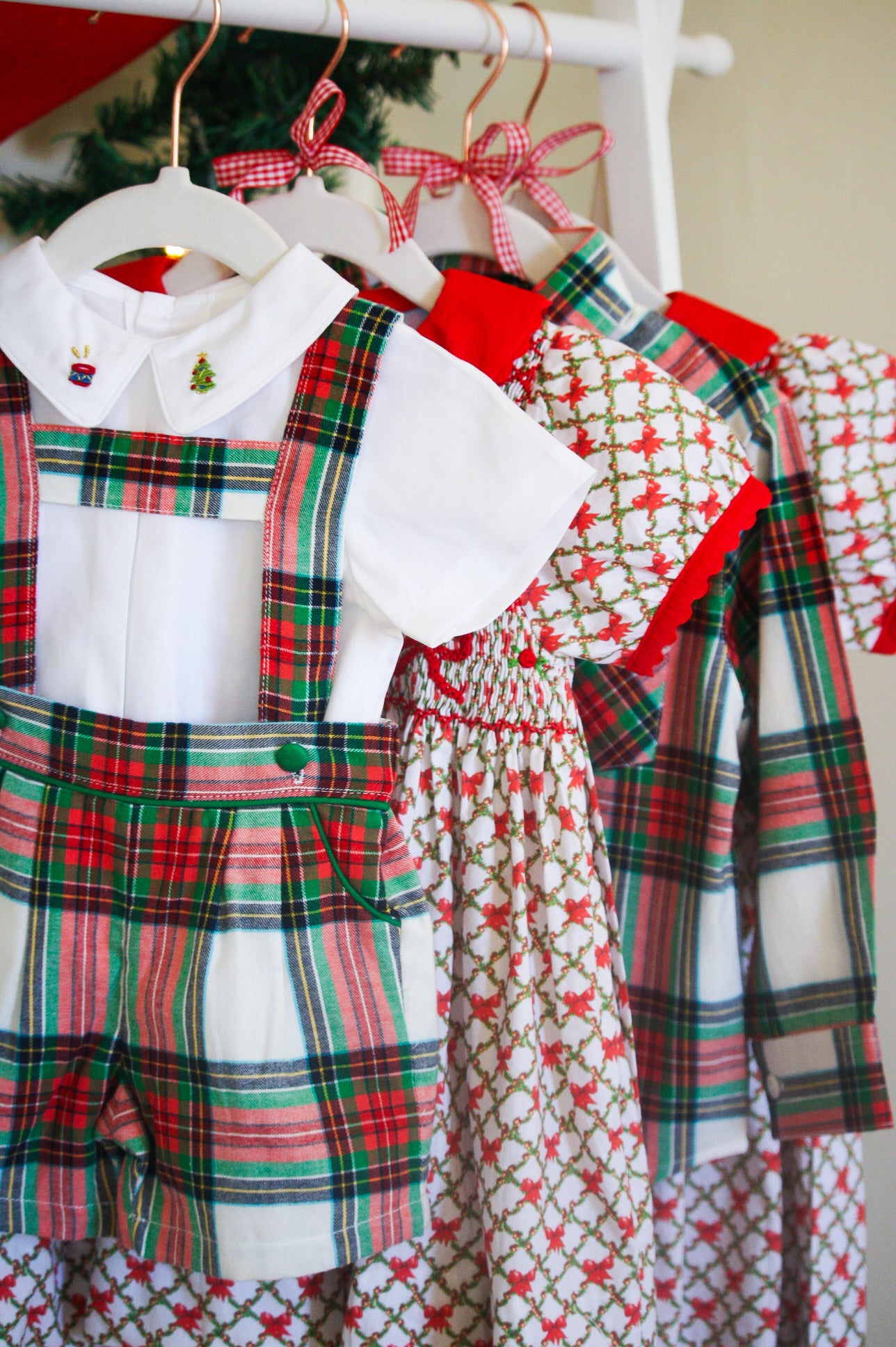 {Sutherby Girls} Signature Smocked Dress ~ Holiday Garland Trellis