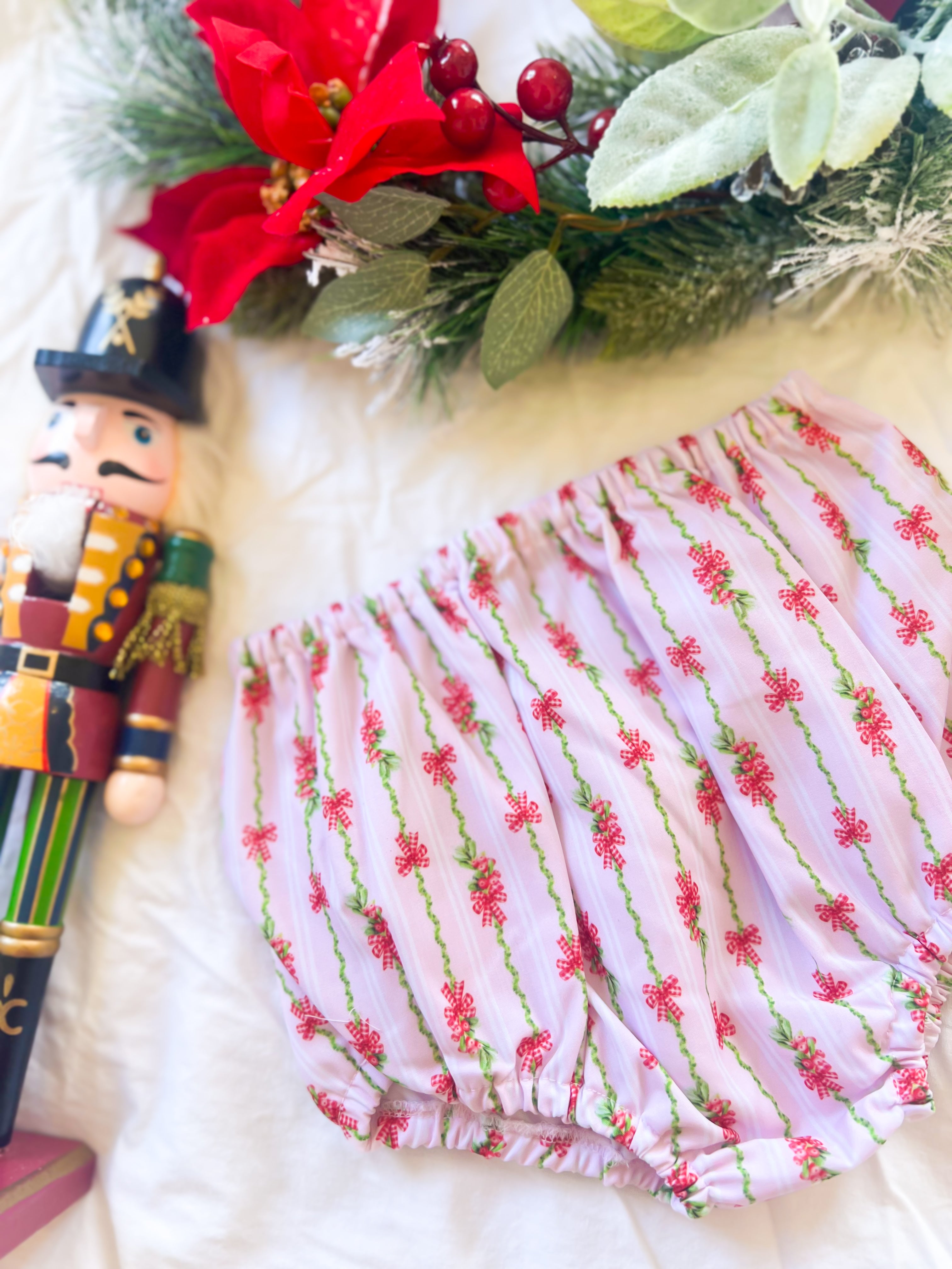 {Sutherby Girls} Bloomers - Festive Whimsical Wallpaper