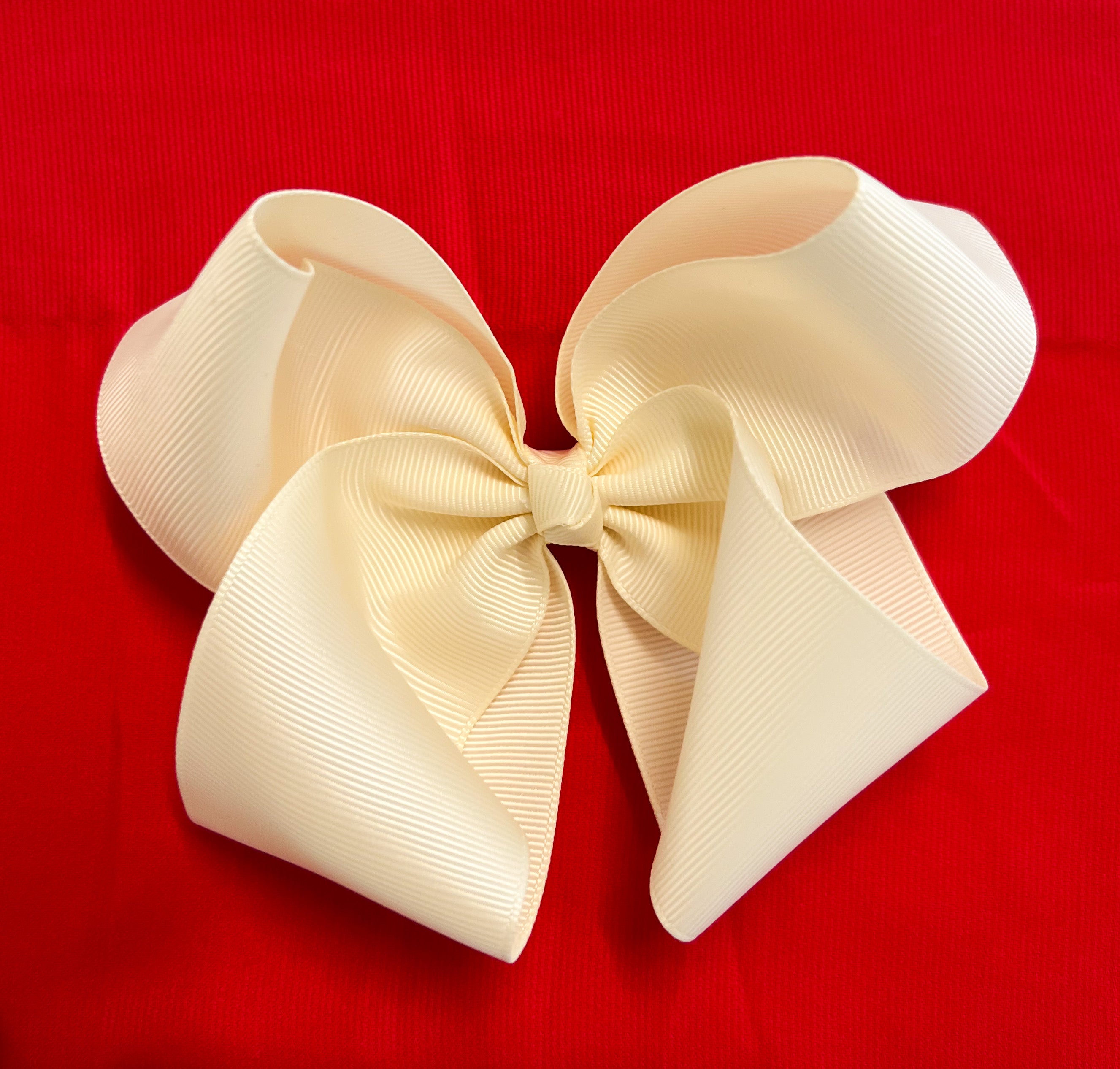 {Sutherby Girl’s} Signature Hair Bow - Vintage Cream